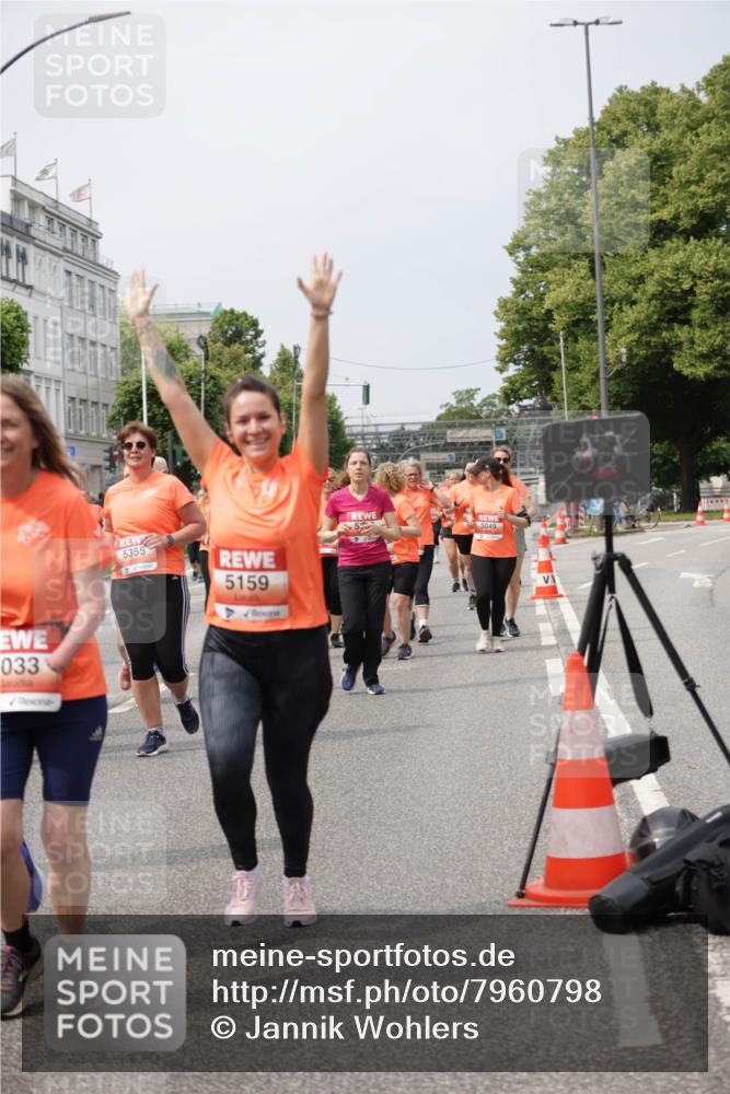 15.06.2025 - REWE Women's Run Jannik Wohlers http://msf.ph/oto/7960798 15.06.2025 09:45:53 Laufen 033, 5355, 5159, 5049 meine-sportfotos.de