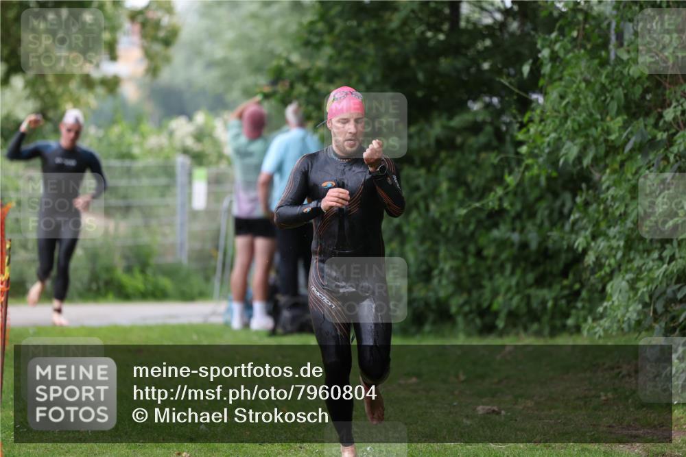 15.06.2025 - 7 Türme Triathlon Michael Strokosch http://msf.ph/oto/7960804 15.06.2025 12:12:27 Schwimmen 412, 443, 489, 658 meine-sportfotos.de