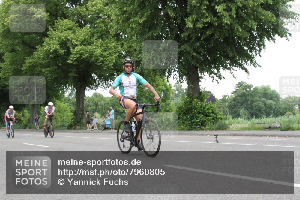 15.06.2025 - 7 Türme Triathlon Yannick Fuchs http://msf.ph/oto/7960805 15.06.2025 12:02:46 Radfahren  meine-sportfotos.de