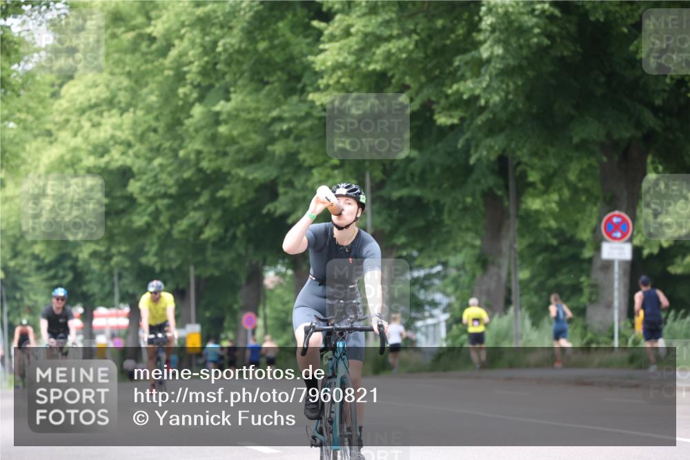 15.06.2025 - 7 Türme Triathlon Yannick Fuchs http://msf.ph/oto/7960821 15.06.2025 13:49:02 Radfahren 230, 304, 307, 761, 1110 meine-sportfotos.de