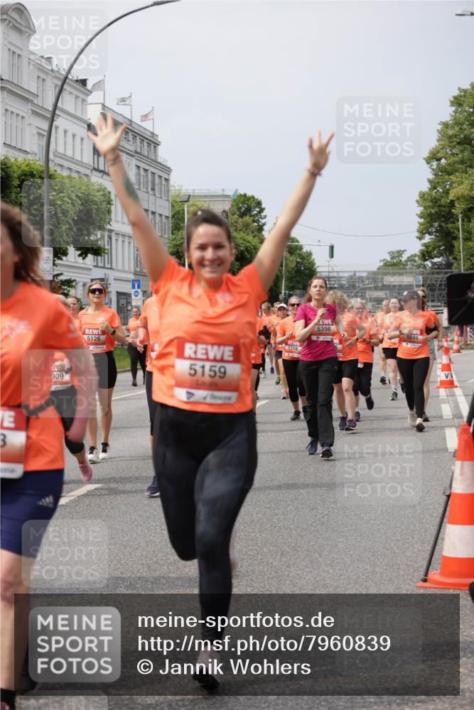15.06.2025 - REWE Women's Run Jannik Wohlers http://msf.ph/oto/7960839 15.06.2025 09:45:53 Laufen 3, 6999, 309, 5126, 5159, 5398, 5049, 5358 meine-sportfotos.de