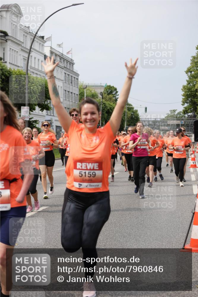15.06.2025 - REWE Women's Run Jannik Wohlers http://msf.ph/oto/7960846 15.06.2025 09:45:53 Laufen 5126, 5159, 5398, 5049 meine-sportfotos.de