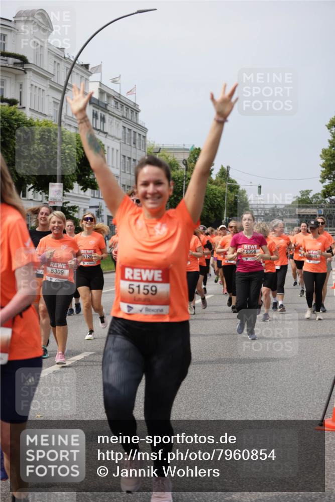 15.06.2025 - REWE Women's Run Jannik Wohlers http://msf.ph/oto/7960854 15.06.2025 09:45:54 Laufen 5309, 5126, 5159, 5398, 5049 meine-sportfotos.de