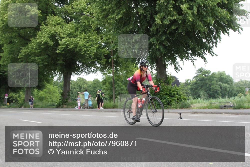 15.06.2025 - 7 Türme Triathlon Yannick Fuchs http://msf.ph/oto/7960871 15.06.2025 12:04:27 Radfahren  meine-sportfotos.de