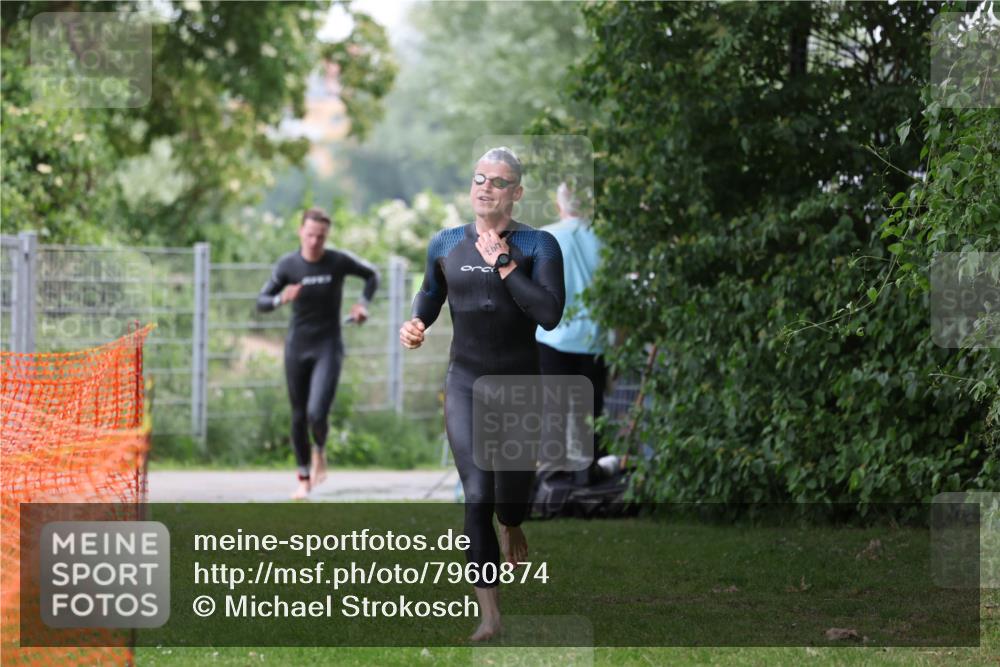15.06.2025 - 7 Türme Triathlon Michael Strokosch http://msf.ph/oto/7960874 15.06.2025 12:12:31 Schwimmen 412, 443, 489, 551 meine-sportfotos.de