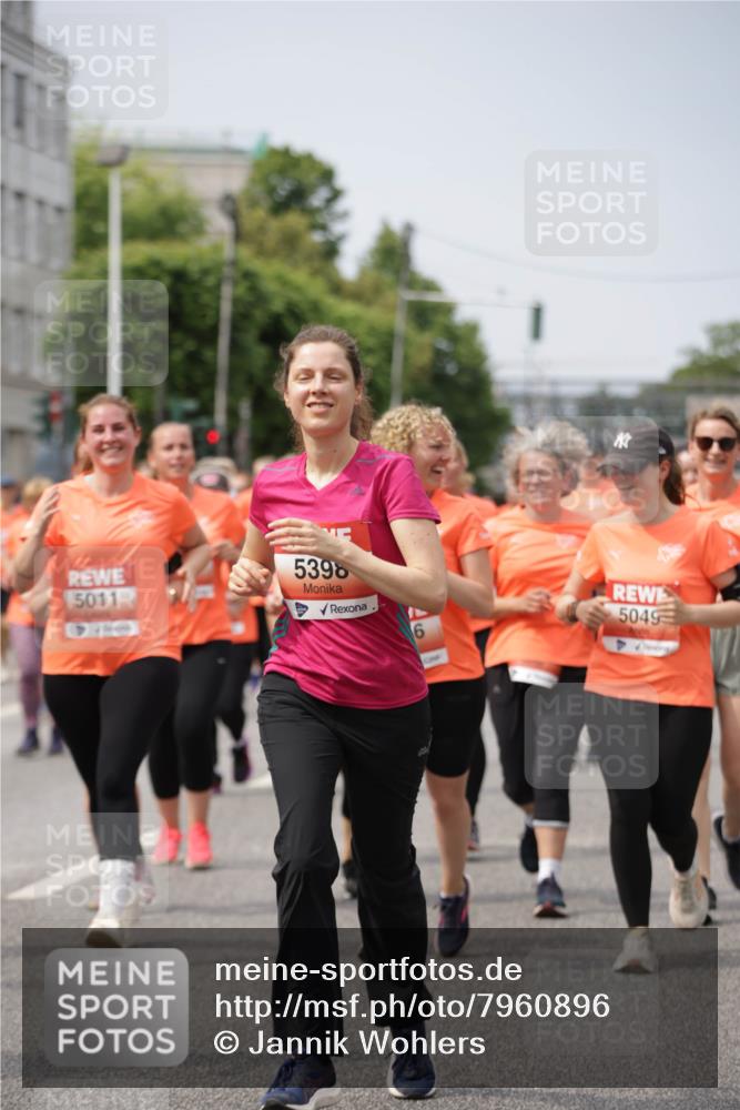 15.06.2025 - REWE Women's Run Jannik Wohlers http://msf.ph/oto/7960896 15.06.2025 09:45:55 Laufen 5011, 5398, 66, 5049 meine-sportfotos.de