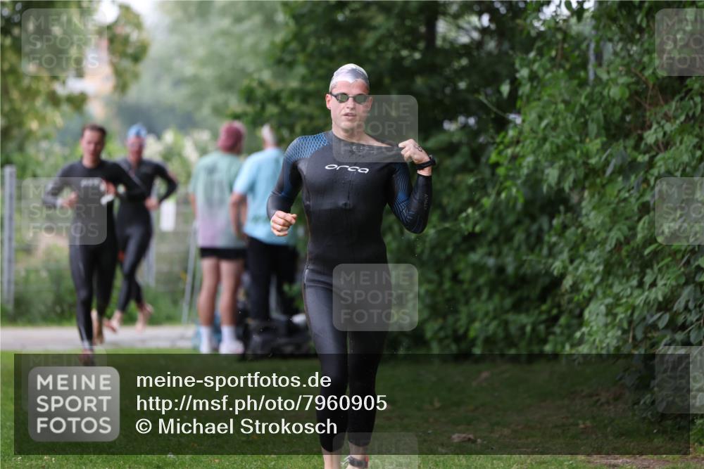 15.06.2025 - 7 Türme Triathlon Michael Strokosch http://msf.ph/oto/7960905 15.06.2025 12:12:32 Schwimmen 412, 443, 489, 551 meine-sportfotos.de