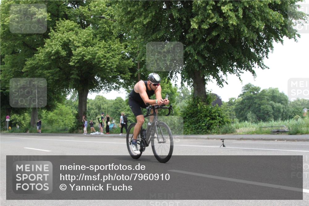 15.06.2025 - 7 Türme Triathlon Yannick Fuchs http://msf.ph/oto/7960910 15.06.2025 12:06:51 Radfahren  meine-sportfotos.de