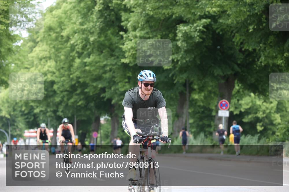 15.06.2025 - 7 Türme Triathlon Yannick Fuchs http://msf.ph/oto/7960913 15.06.2025 13:49:08 Radfahren 304, 307, 706, 756 meine-sportfotos.de