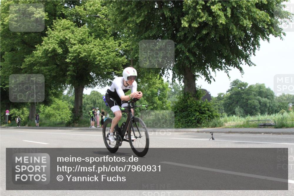 15.06.2025 - 7 Türme Triathlon Yannick Fuchs http://msf.ph/oto/7960931 15.06.2025 12:07:17 Radfahren  meine-sportfotos.de