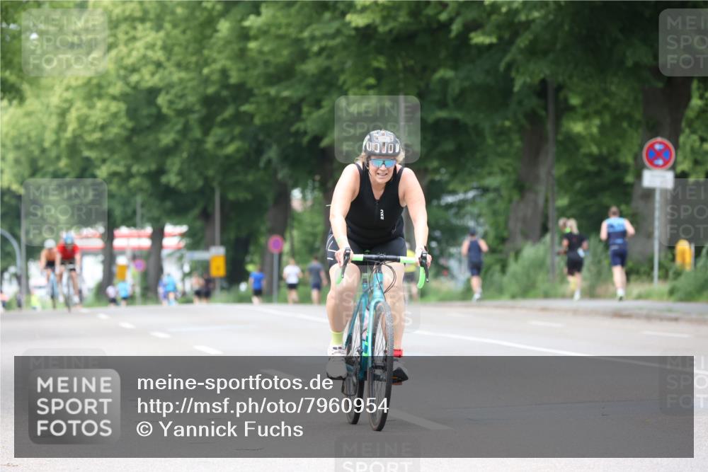 15.06.2025 - 7 Türme Triathlon Yannick Fuchs http://msf.ph/oto/7960954 15.06.2025 13:49:11 Radfahren 304, 307, 706, 720, 756 meine-sportfotos.de