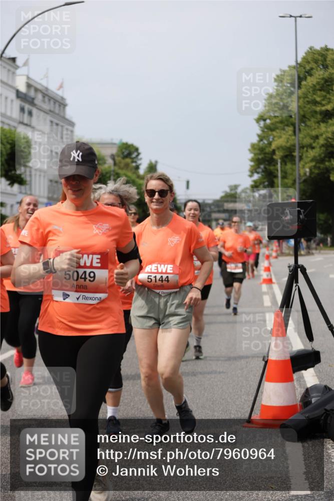 15.06.2025 - REWE Women's Run Jannik Wohlers http://msf.ph/oto/7960964 15.06.2025 09:45:58 Laufen 5049, 5144 meine-sportfotos.de