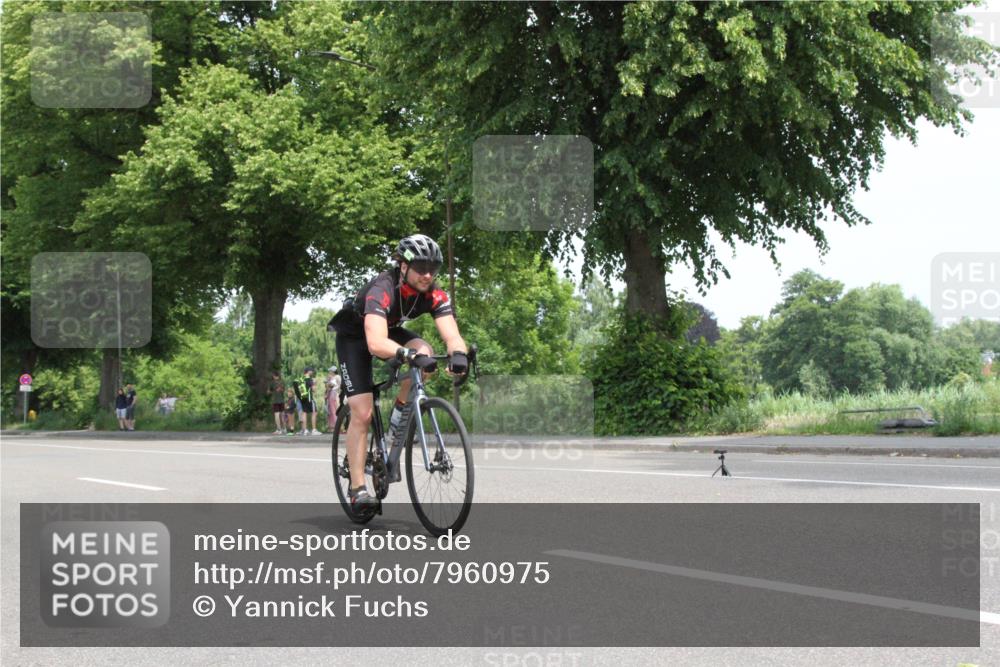 15.06.2025 - 7 Türme Triathlon Yannick Fuchs http://msf.ph/oto/7960975 15.06.2025 12:07:54 Radfahren  meine-sportfotos.de