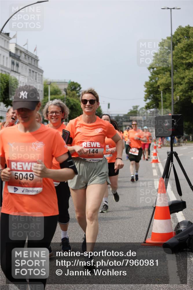 15.06.2025 - REWE Women's Run Jannik Wohlers http://msf.ph/oto/7960981 15.06.2025 09:45:58 Laufen 5049, 144, 2, 2 meine-sportfotos.de