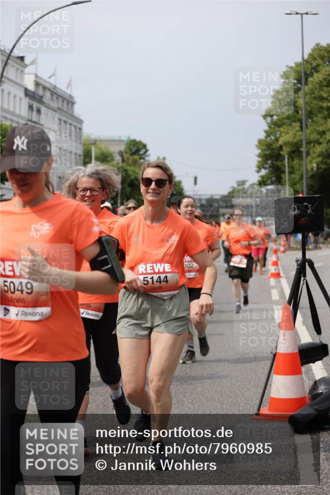 15.06.2025 - REWE Women's Run Jannik Wohlers http://msf.ph/oto/7960985 15.06.2025 09:45:59 Laufen 5049, 5144, 002 meine-sportfotos.de