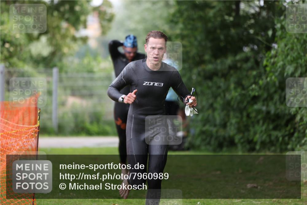 15.06.2025 - 7 Türme Triathlon Michael Strokosch http://msf.ph/oto/7960989 15.06.2025 12:12:36 Schwimmen 363, 412, 443, 489, 551 meine-sportfotos.de