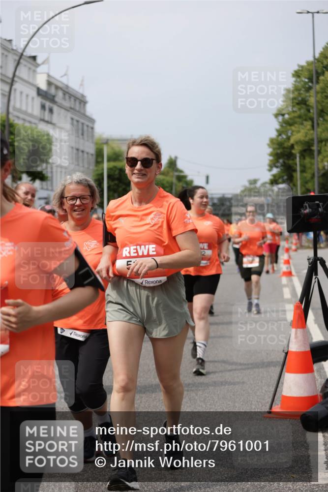 15.06.2025 - REWE Women's Run Jannik Wohlers http://msf.ph/oto/7961001 15.06.2025 09:45:59 Laufen 5, 12 meine-sportfotos.de