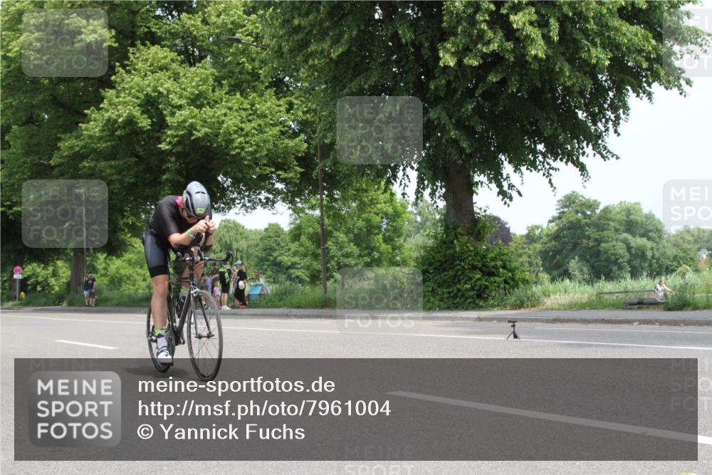 15.06.2025 - 7 Türme Triathlon Yannick Fuchs http://msf.ph/oto/7961004 15.06.2025 12:08:07 Radfahren  meine-sportfotos.de