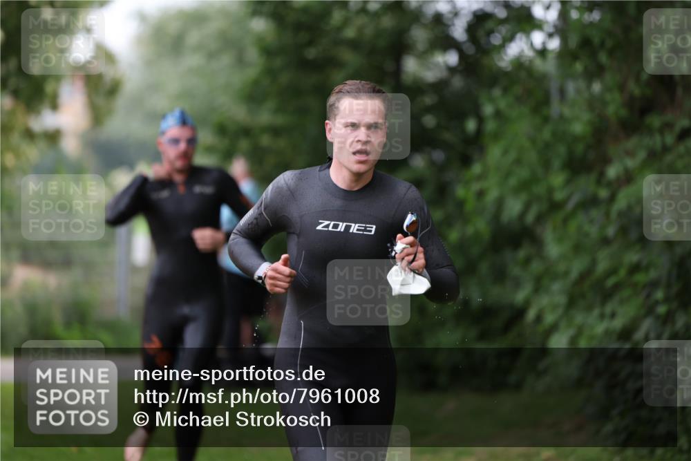 15.06.2025 - 7 Türme Triathlon Michael Strokosch http://msf.ph/oto/7961008 15.06.2025 12:12:37 Schwimmen 363, 412, 443, 489, 551 meine-sportfotos.de
