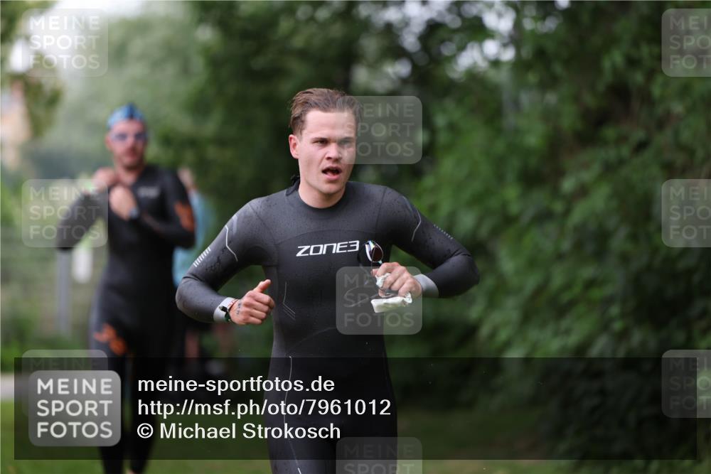 15.06.2025 - 7 Türme Triathlon Michael Strokosch http://msf.ph/oto/7961012 15.06.2025 12:12:37 Schwimmen 363, 412, 443, 489, 551 meine-sportfotos.de