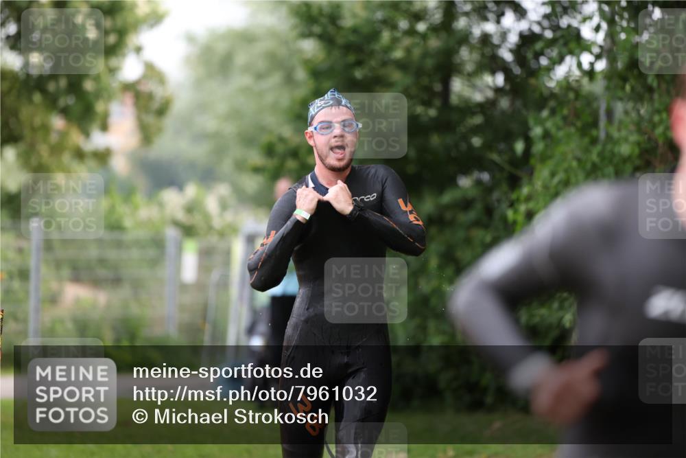 15.06.2025 - 7 Türme Triathlon Michael Strokosch http://msf.ph/oto/7961032 15.06.2025 12:12:38 Schwimmen 363, 412, 443, 489, 551, 605 meine-sportfotos.de