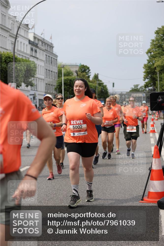 15.06.2025 - REWE Women's Run Jannik Wohlers http://msf.ph/oto/7961039 15.06.2025 09:46:00 Laufen 5002, 15 meine-sportfotos.de