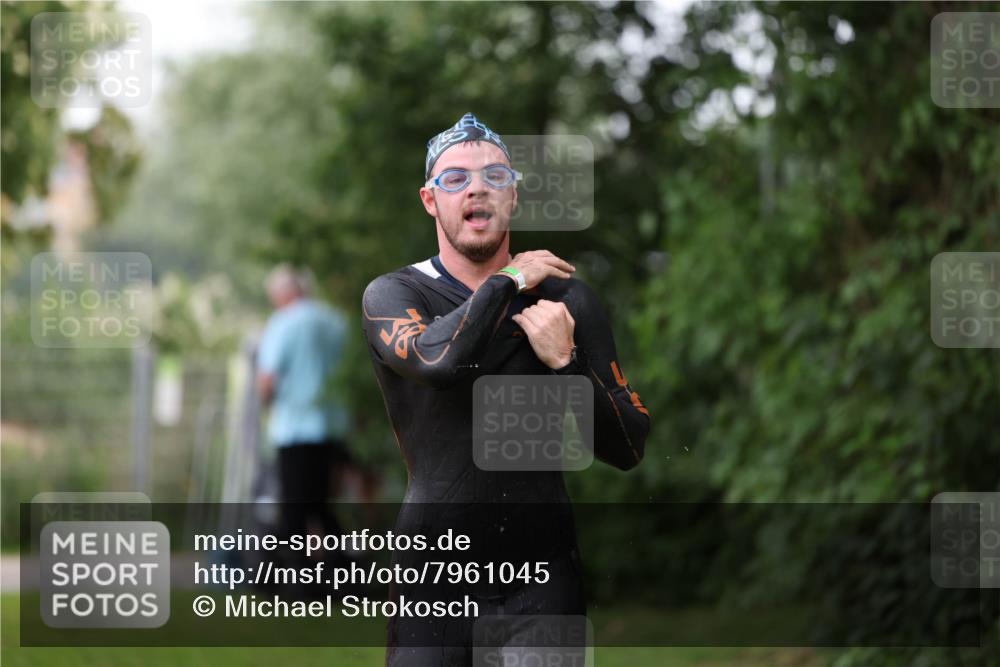 15.06.2025 - 7 Türme Triathlon Michael Strokosch http://msf.ph/oto/7961045 15.06.2025 12:12:39 Schwimmen 363, 412, 443, 489, 551, 605 meine-sportfotos.de