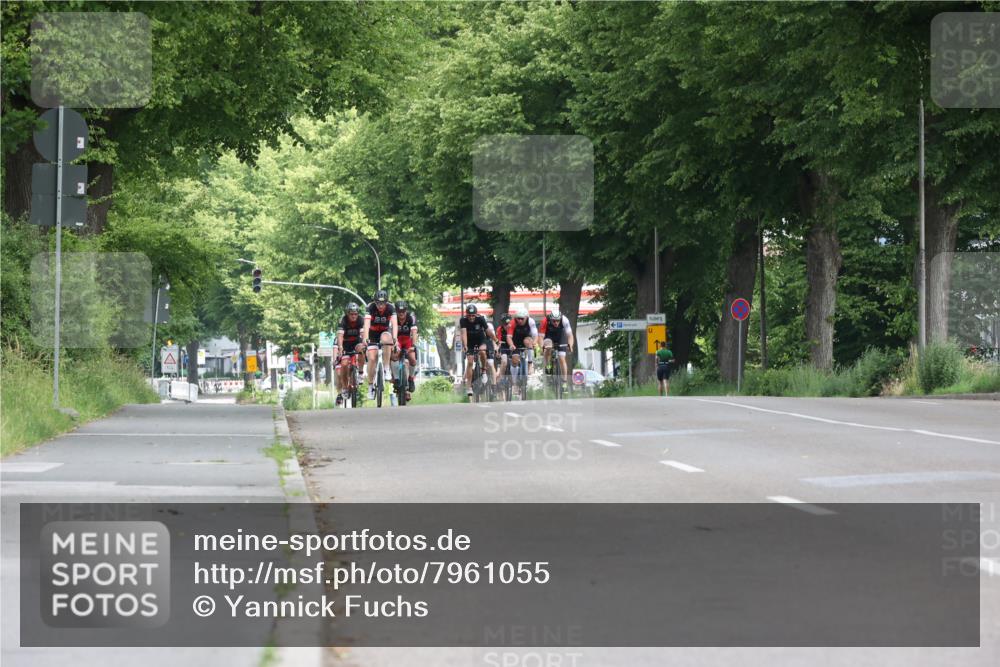 15.06.2025 - 7 Türme Triathlon Yannick Fuchs http://msf.ph/oto/7961055 15.06.2025 10:00:59 Radfahren 22, 24, 25 meine-sportfotos.de