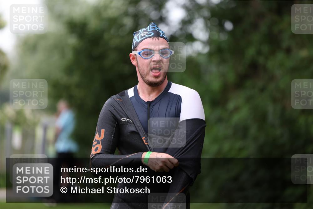 15.06.2025 - 7 Türme Triathlon Michael Strokosch http://msf.ph/oto/7961063 15.06.2025 12:12:40 Schwimmen 363, 412, 443, 489, 551, 605 meine-sportfotos.de