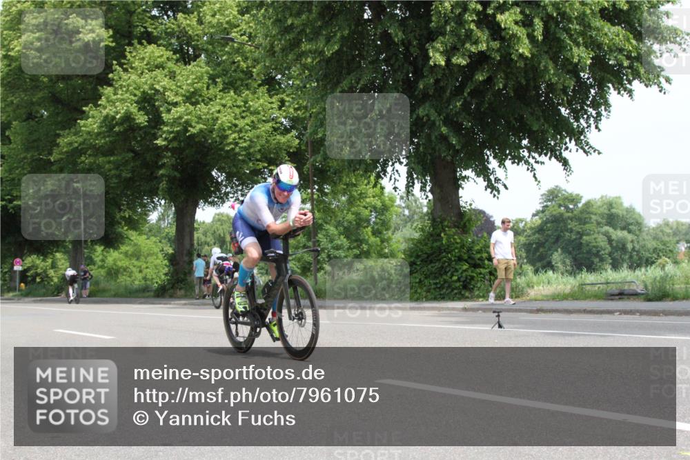 15.06.2025 - 7 Türme Triathlon Yannick Fuchs http://msf.ph/oto/7961075 15.06.2025 12:08:51 Radfahren  meine-sportfotos.de