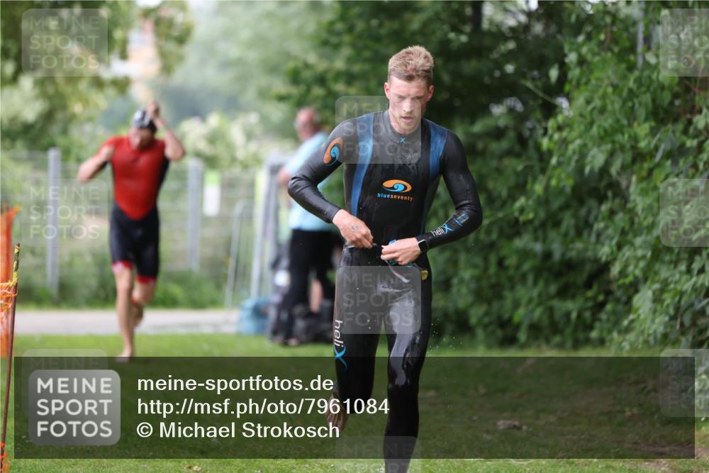 15.06.2025 - 7 Türme Triathlon Michael Strokosch http://msf.ph/oto/7961084 15.06.2025 12:12:50 Schwimmen 363, 453, 551, 561, 605 meine-sportfotos.de
