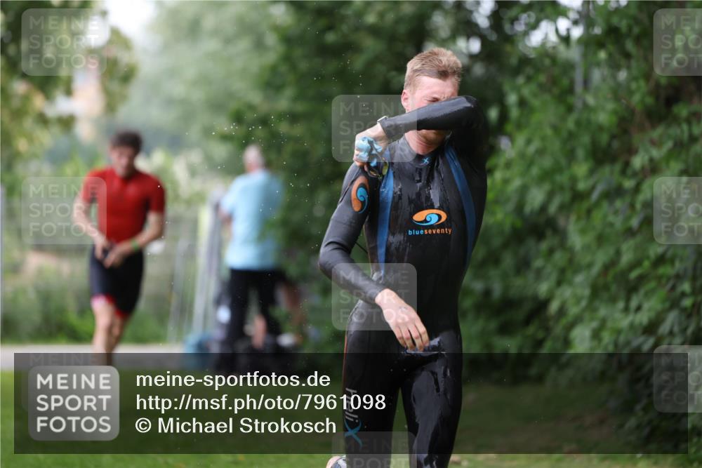 15.06.2025 - 7 Türme Triathlon Michael Strokosch http://msf.ph/oto/7961098 15.06.2025 12:12:50 Schwimmen 363, 453, 551, 561, 605 meine-sportfotos.de
