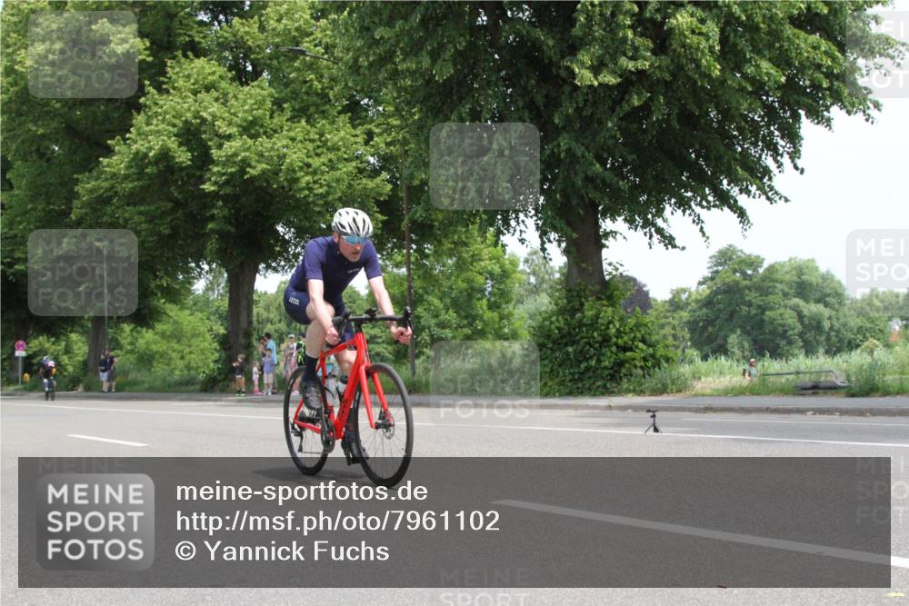 15.06.2025 - 7 Türme Triathlon Yannick Fuchs http://msf.ph/oto/7961102 15.06.2025 12:09:38 Radfahren  meine-sportfotos.de