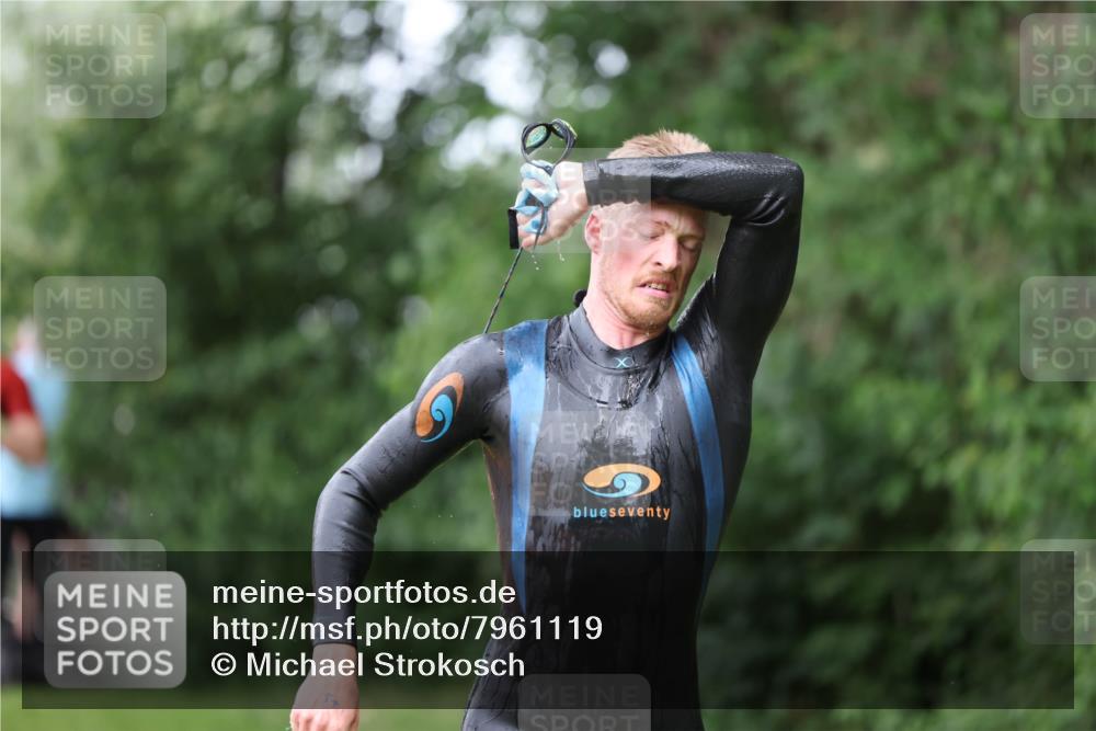 15.06.2025 - 7 Türme Triathlon Michael Strokosch http://msf.ph/oto/7961119 15.06.2025 12:12:51 Schwimmen 363, 453, 551, 561, 605 meine-sportfotos.de