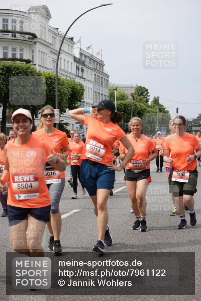 15.06.2025 - REWE Women's Run Jannik Wohlers http://msf.ph/oto/7961122 15.06.2025 09:46:02 Laufen 53, 5504, 5016, 5182, 5014, 5414, 5232, 5198 meine-sportfotos.de