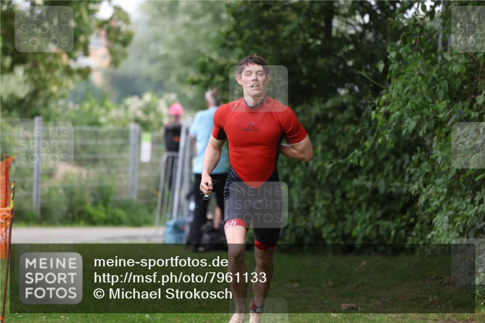 15.06.2025 - 7 Türme Triathlon Michael Strokosch http://msf.ph/oto/7961133 15.06.2025 12:12:52 Schwimmen 363, 453, 459, 551, 561, 605 meine-sportfotos.de