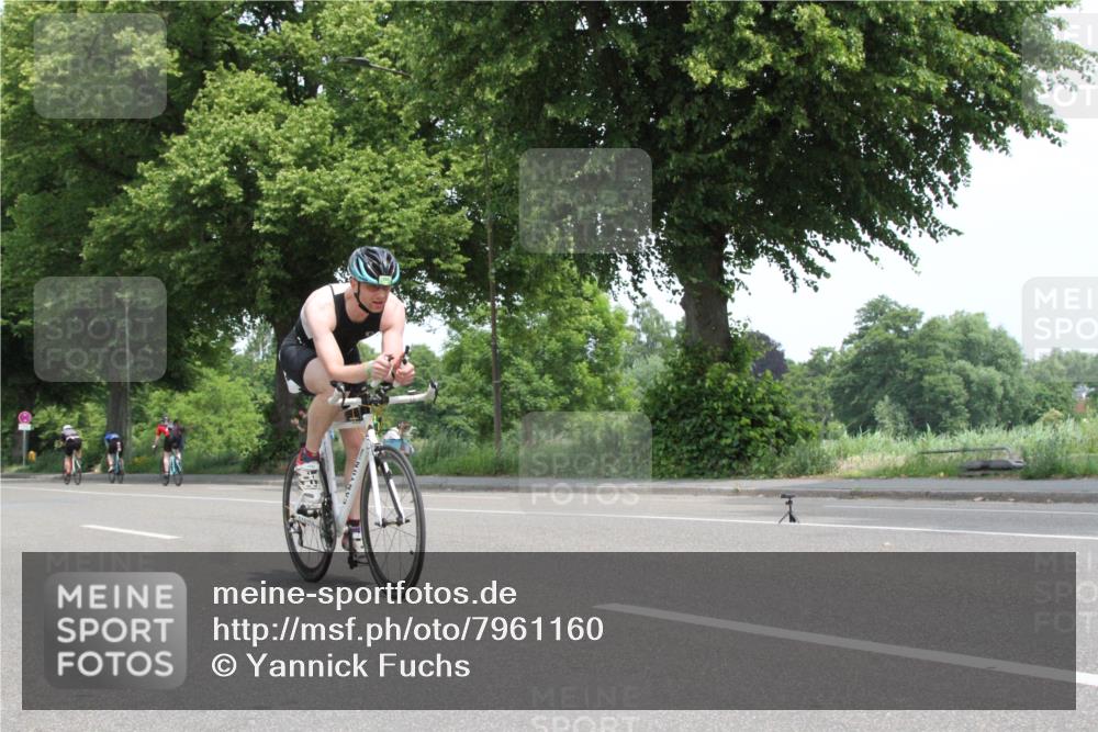 15.06.2025 - 7 Türme Triathlon Yannick Fuchs http://msf.ph/oto/7961160 15.06.2025 12:12:54 Radfahren  meine-sportfotos.de