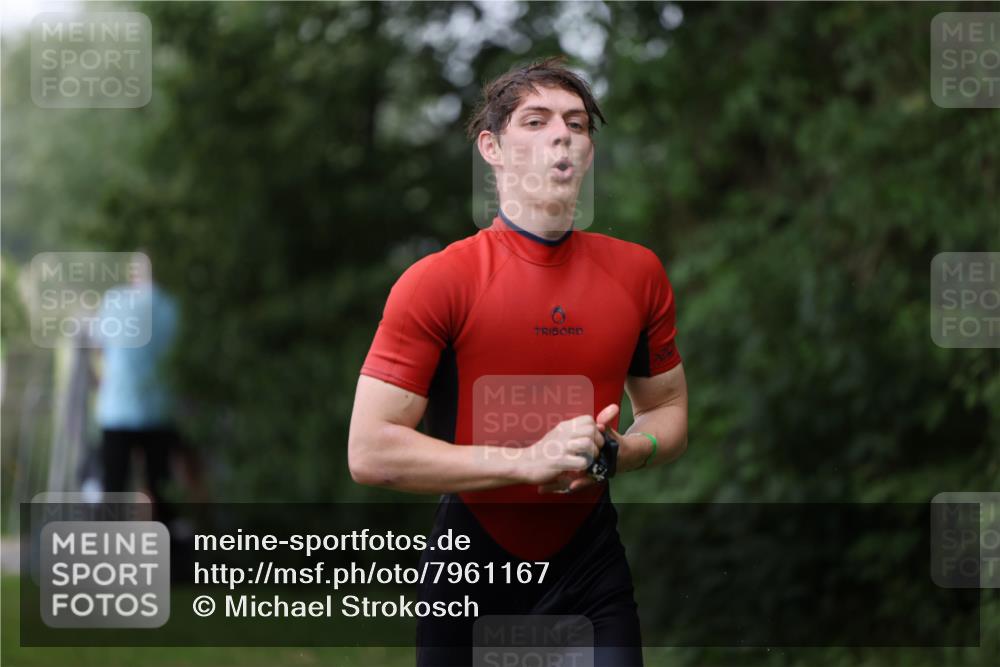 15.06.2025 - 7 Türme Triathlon Michael Strokosch http://msf.ph/oto/7961167 15.06.2025 12:12:54 Schwimmen 363, 453, 459, 551, 561, 605 meine-sportfotos.de