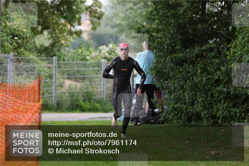 15.06.2025 - 7 Türme Triathlon Michael Strokosch http://msf.ph/oto/7961174 15.06.2025 12:12:56 Schwimmen 363, 453, 459, 551, 561, 605 meine-sportfotos.de
