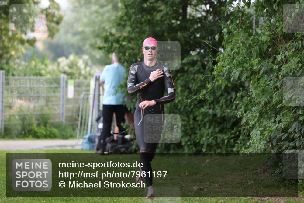 15.06.2025 - 7 Türme Triathlon Michael Strokosch http://msf.ph/oto/7961197 15.06.2025 12:12:57 Schwimmen 363, 453, 459, 551, 561, 605 meine-sportfotos.de