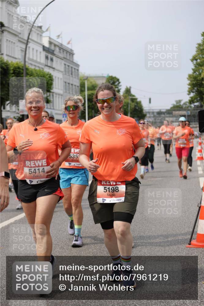 15.06.2025 - REWE Women's Run Jannik Wohlers http://msf.ph/oto/7961219 15.06.2025 09:46:03 Laufen 5414, 535, 5198 meine-sportfotos.de