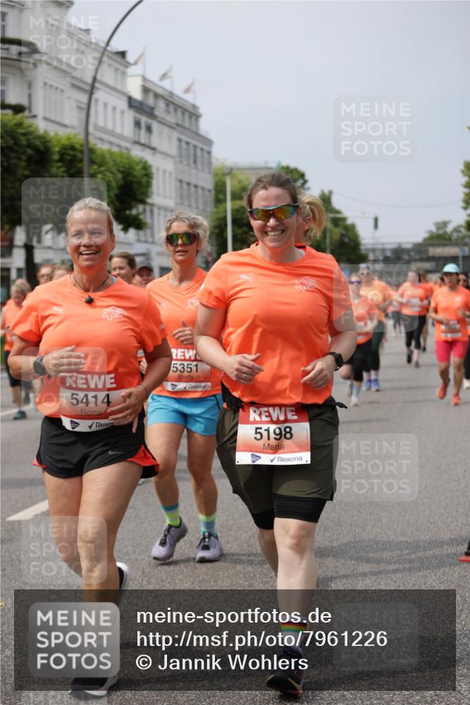 15.06.2025 - REWE Women's Run Jannik Wohlers http://msf.ph/oto/7961226 15.06.2025 09:46:03 Laufen 5414, 5351, 5198 meine-sportfotos.de