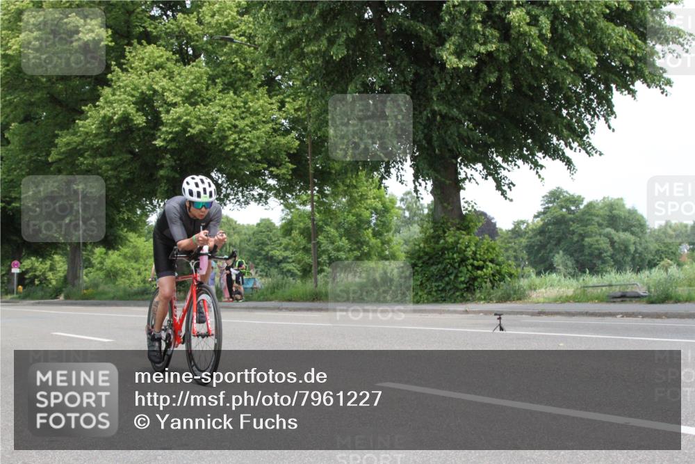 15.06.2025 - 7 Türme Triathlon Yannick Fuchs http://msf.ph/oto/7961227 15.06.2025 12:14:40 Radfahren  meine-sportfotos.de