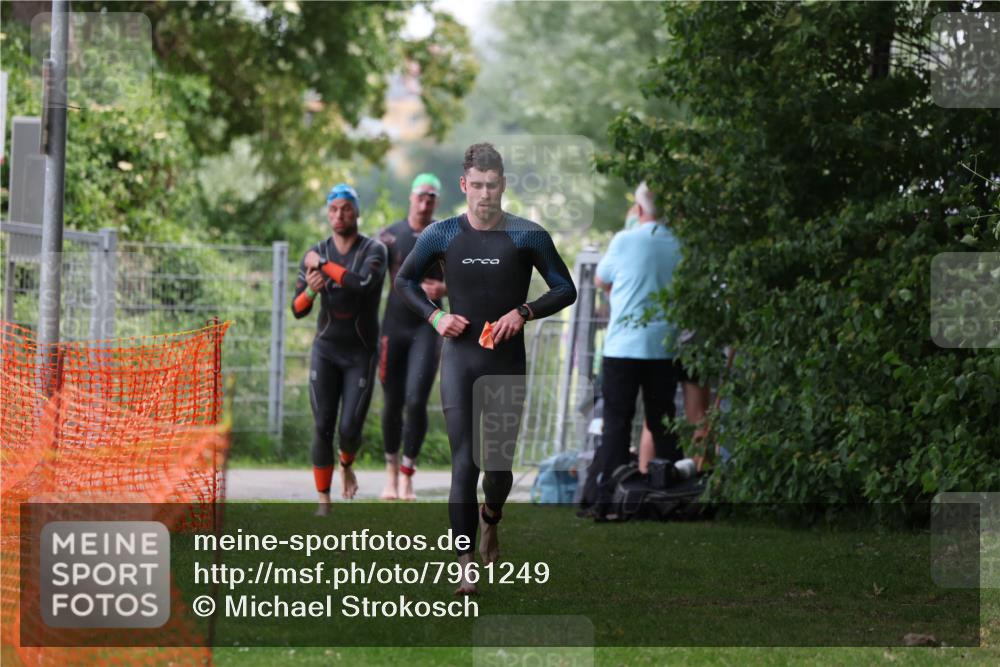 15.06.2025 - 7 Türme Triathlon Michael Strokosch http://msf.ph/oto/7961249 15.06.2025 12:13:06 Schwimmen 453, 459, 494, 561, 605 meine-sportfotos.de