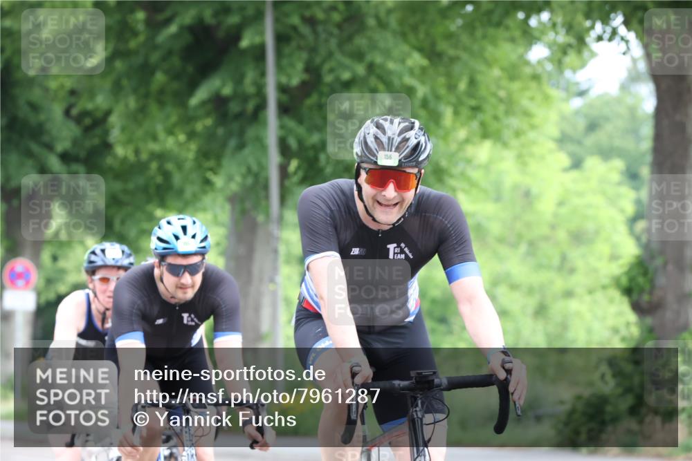 15.06.2025 - 7 Türme Triathlon Yannick Fuchs http://msf.ph/oto/7961287 15.06.2025 10:02:13 Radfahren 154, 156 meine-sportfotos.de