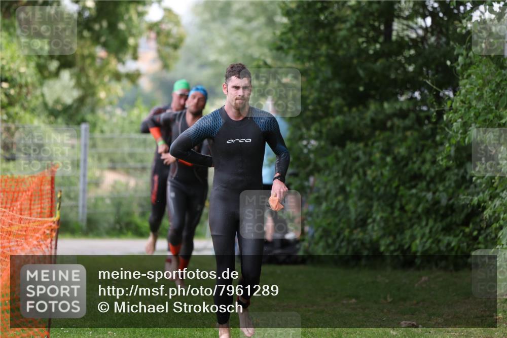 15.06.2025 - 7 Türme Triathlon Michael Strokosch http://msf.ph/oto/7961289 15.06.2025 12:13:07 Schwimmen 453, 459, 494, 561, 605 meine-sportfotos.de