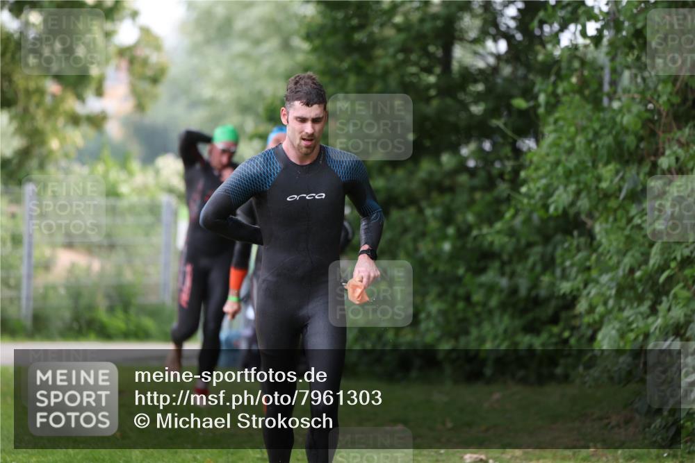15.06.2025 - 7 Türme Triathlon Michael Strokosch http://msf.ph/oto/7961303 15.06.2025 12:13:08 Schwimmen 453, 459, 494, 561, 605 meine-sportfotos.de