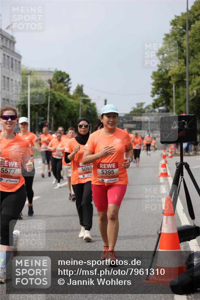 15.06.2025 - REWE Women's Run Jannik Wohlers http://msf.ph/oto/7961310 15.06.2025 09:46:07 Laufen 5577, 5093, 5395 meine-sportfotos.de