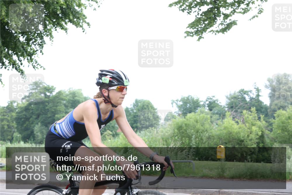 15.06.2025 - 7 Türme Triathlon Yannick Fuchs http://msf.ph/oto/7961318 15.06.2025 10:02:15 Radfahren 154, 156 meine-sportfotos.de