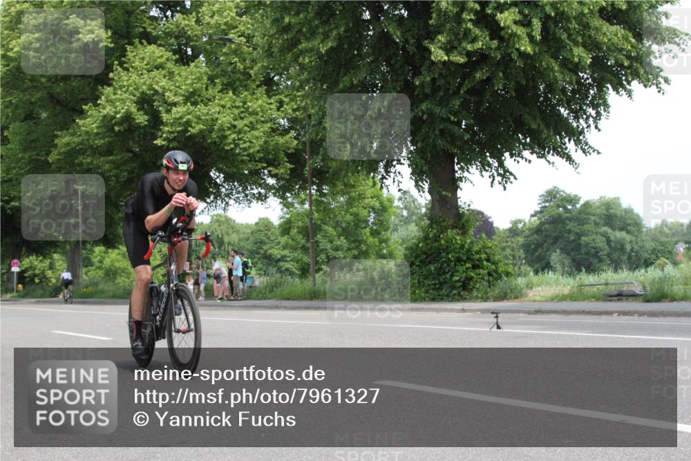 15.06.2025 - 7 Türme Triathlon Yannick Fuchs http://msf.ph/oto/7961327 15.06.2025 12:16:42 Radfahren  meine-sportfotos.de